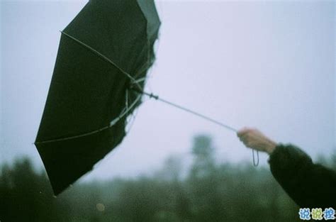 下雨很烦发朋友圈说说[推荐94条]