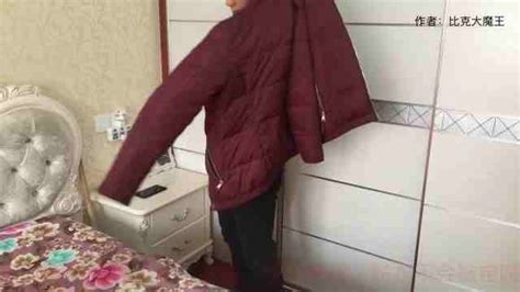 冬天 裙子有靜電 總吸在腿上 請問有什么好