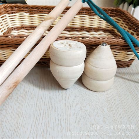 有趣的陀螺_喜欢的玩具作文100字（精选7则）