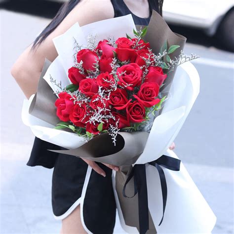 追一个女孩子送花应该写什么情话（推荐104句）