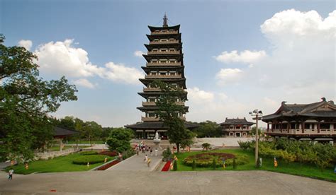 今日的扬州令姜虁悲从中来,那么昔日的扬州又是怎样的?文中那些词句写到昔日的