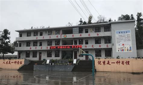西山鸡街新区校多少人