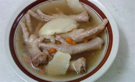 鸡爪煲白豆汤的做法