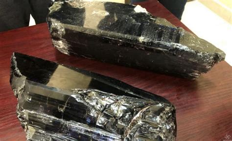 佳士得坦桑石拍賣成交記錄坦桑石有收藏價值嗎