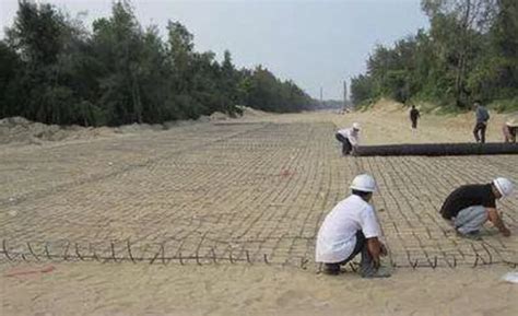 公路土工格柵怎樣使用
