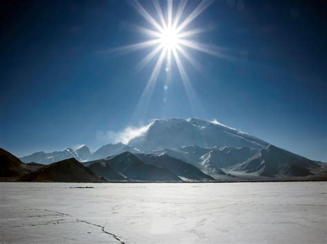 帕米尔高原的冰山之父—慕士塔格峰