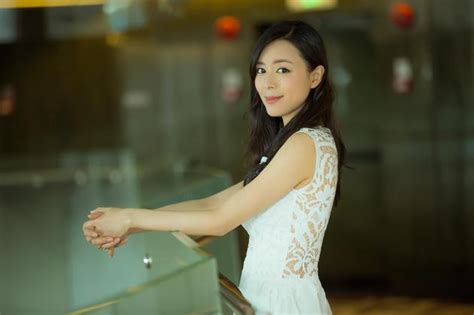 电影《红河》是谁主演的啊?好看吗?