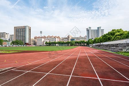 操场-我的乐园作文350字【通用5则】