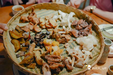 来云南旅游，最不可错过的就是这锅菌菇汤，你们说对不对呢？