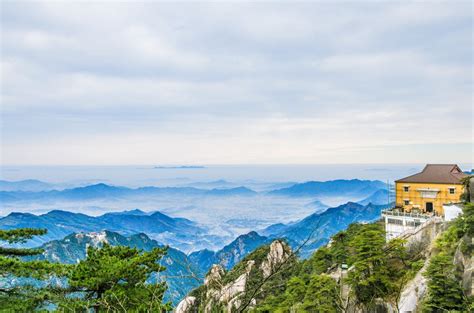 中国佛教四大名山中，只有它是世界地质公园，被誉“东南第一山”