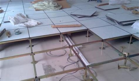 简述防静电地板的功能及工程施工做法？
