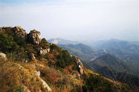 泰山和黄山，哪座山在中国的地位更高？