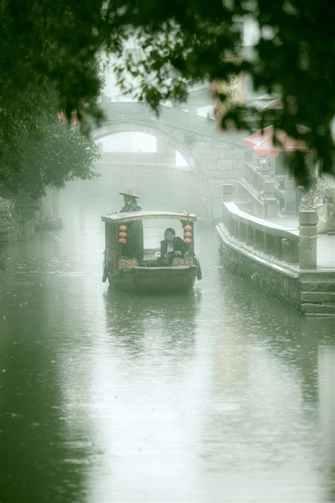 我眼中的烟雨江南_优秀写景作文700字【共5则】