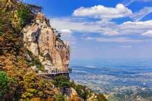 沂蒙山这座桥是世界第一人行悬索桥，乾隆皇帝题写东蒙圣境