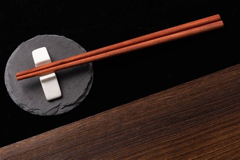 红檀木筷子和竹木筷子哪个好?