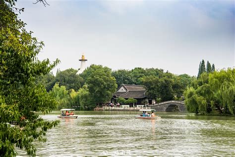 江苏最美丽的湖泊，和杭州西湖齐名，因唐诗闻名世界