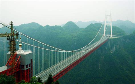 在桂林如何自驾游矮寨大桥