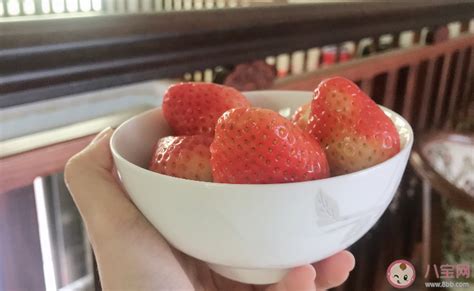 摘草莓朋友圈文案短句