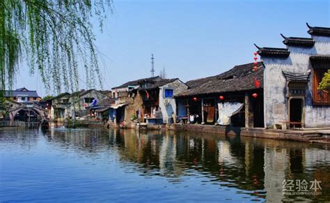 绍兴的越城区和杭州的富阳区,哪个更繁华一点,我觉得富阳并不是很繁华的地方,都满破旧的,商厦什么也不