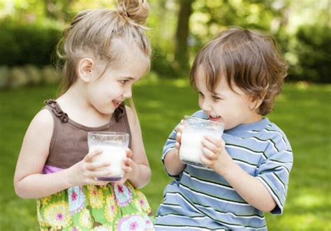 儿童喝牛奶需要注意什么