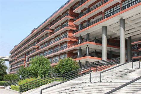 广州艺术学院好不好呀,是大学吗