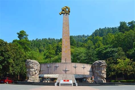 用一句话介绍遵义红军山烈士陵园
