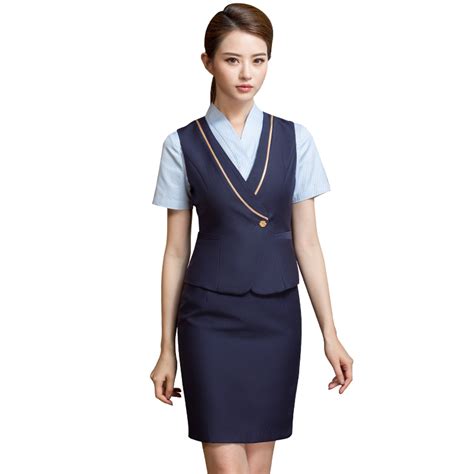 空姐共有多少套服裝?