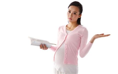 怀三胞胎的孕妇感觉好痛苦 孕晚期强烈宫缩