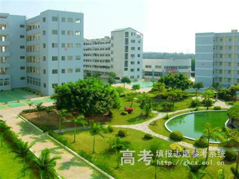 北航北海学院和北海职业学院是不是一个学院?