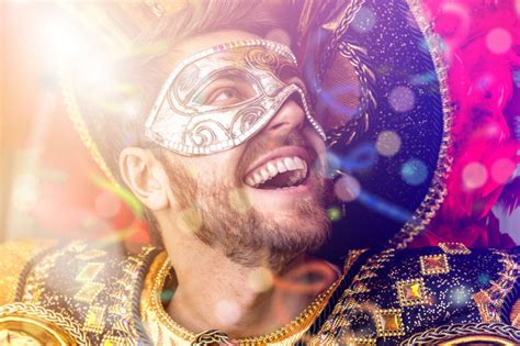 戴面具的句子经典语录