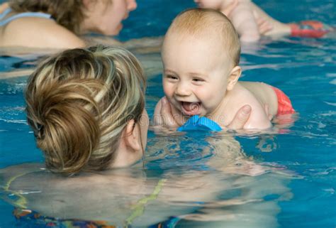 婴儿游泳师资格证怎么考
