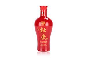 82年 陜西白水的杜康酒多少錢瓶 包裝盒上有曹操的詩 黃色的盒子 透明玻璃瓶