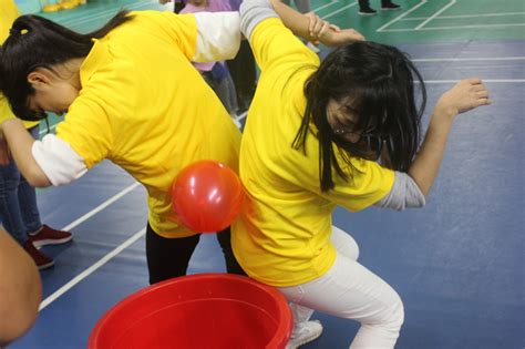 难忘的“背夹球”活动_小学写事作文400字【推荐4则】