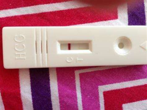 早孕试纸测出怀孕多久去医院
