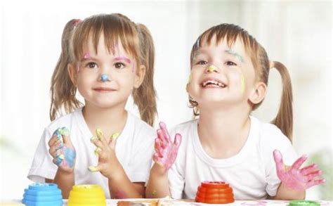 双胞胎喂养的正确方法