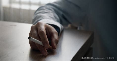 深夜孤独抽烟的句子