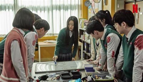 有什么好看的韩国校园惊悚片啊?