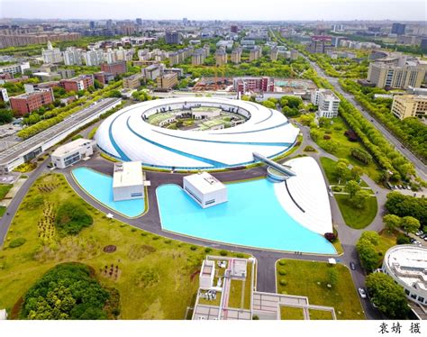 《神秘的基地大科学装置》-读后感600字【推荐6篇】