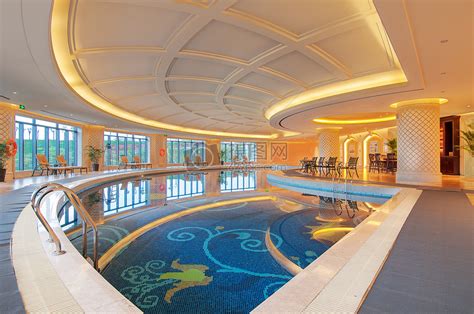 珠海有哪些酒店较为干净、宽阔、豪华的请推荐!