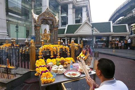 到泰国少不了拜佛，泰国佛教风俗禁忌常识攻略