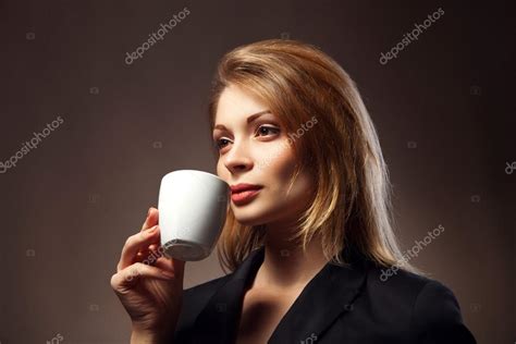 女性过多喝咖啡浓茶易不孕吗