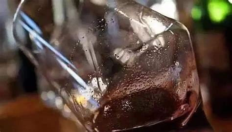 燒酒是什么時候最先發(fā)明的， 是在哪個國家首先發(fā)明的?