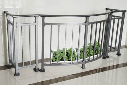 阳台护栏价格多少钱一平米