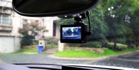 装了行车记录仪如果车子不在行驶中有记录拍下来吗