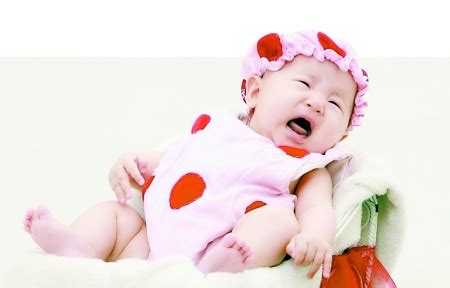 婴幼儿夜啼哭闹是怎么回事