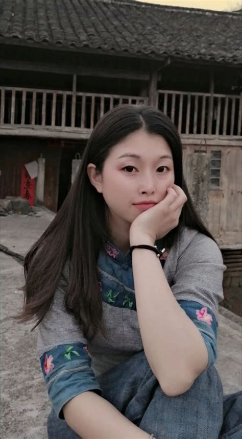 贵州旅行遇一女孩，回农村家乡创业，坚守大山一年多后美女变民工
