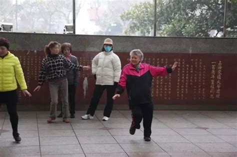 大妈跳舞发朋友圈说说