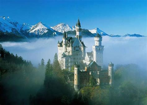 欧洲十个最古老的美丽城堡，最接近爱情和童话的地方
