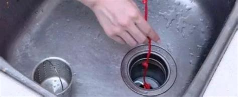 淋浴房下水道堵住了,如何解決最好?