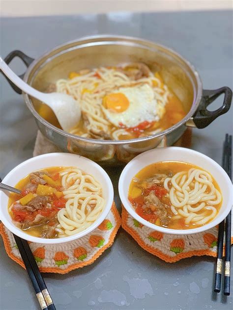 肉酱乌冬面的做法视频